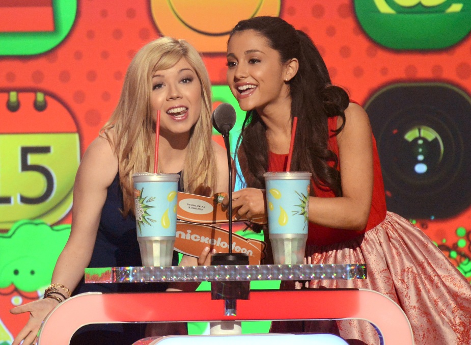 演员Jennette McCurdy和Ariana Grande出席Nickelodeon第26届年度儿童选择奖