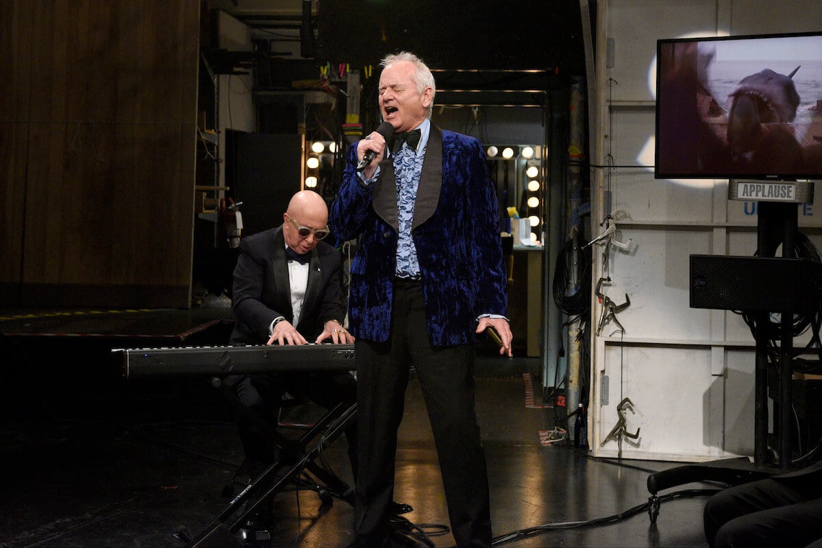 《周六夜现场》:比尔·默里演唱《大白鲨》，保罗·谢弗弹钢琴