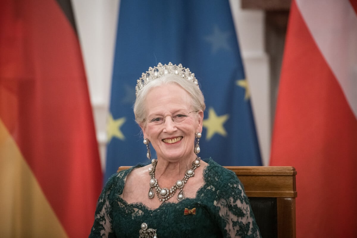 2021年11月10日，德国柏林，丹麦女王玛格丽特二世出席在贝尔维尤宫举行的国宴